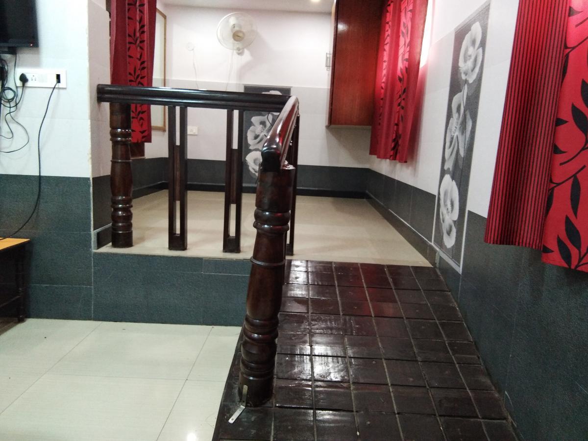 Hotel Sanman Lodge Simoga Kültér fotó